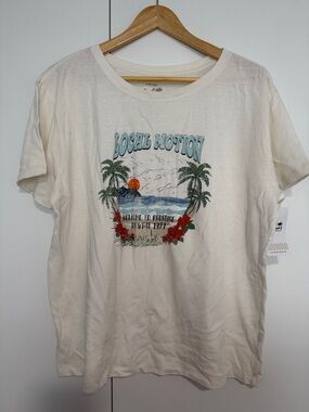 Local Motion Cream Tropical Graphic Short Sleeve Tee